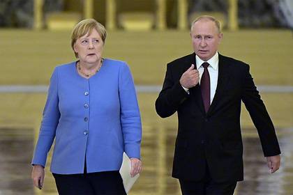 Путин обсудил с Меркель «Северный поток-2»