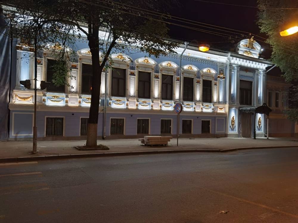 Фасад Литературного музея в Нижнем Новгороде украсили подсветкой