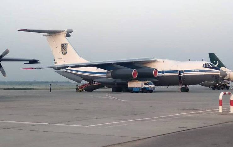 Украинский самолет для эвакуации вылетел из Афганистана