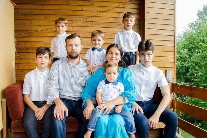 Две многодетные семьи Псковской области получили сертификат на жилье