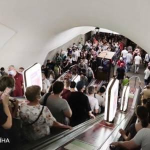 В Киеве в День независимости метро и транспорт будут работать на два часа дольше