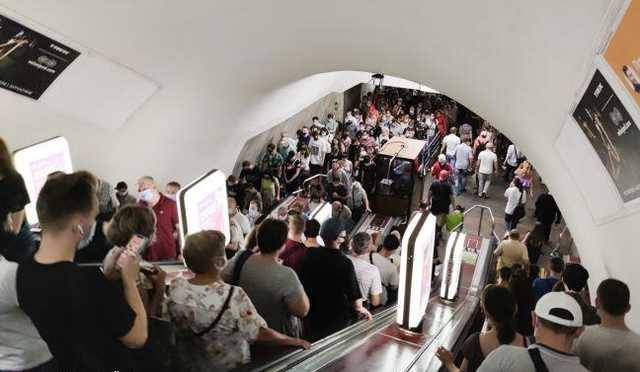 В День независимости метро и транспорт в Киеве будут работать на два часа дольше