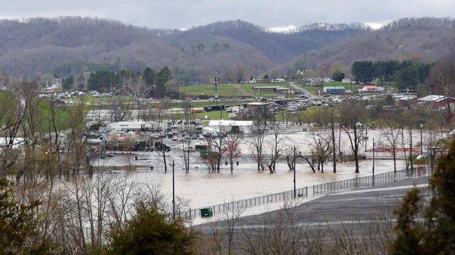 В США восемь взрослых и двое детей погибли при наводнении