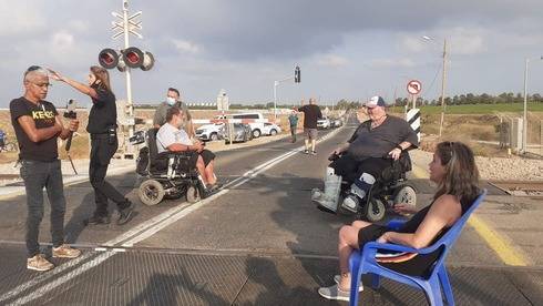 Протест инвалидов: прервано движение поездов между Герцлией и Нетанией
