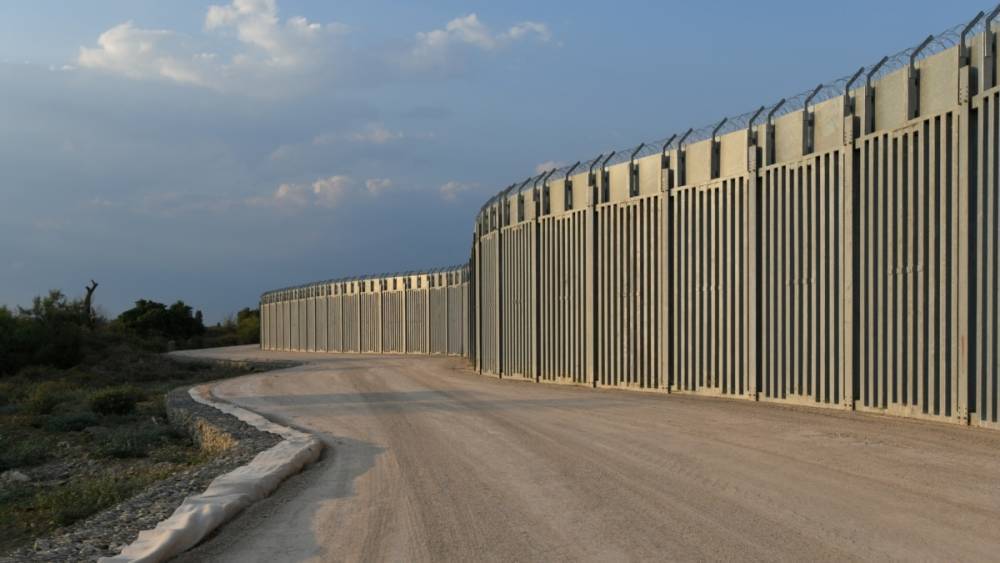 Греция построила 40-километровый забор на границе с Турцией в ожидании афганских мигрантов