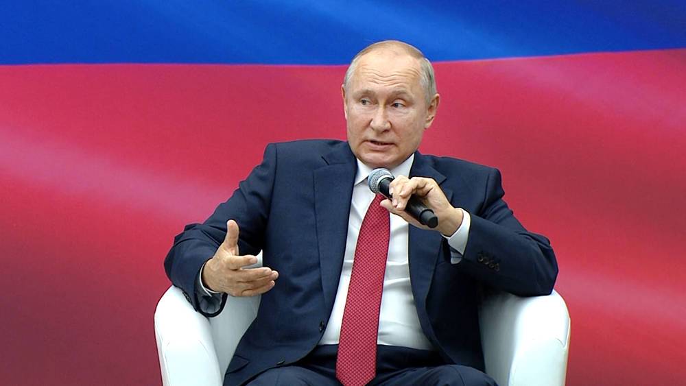 Путин отметил восстановление докризисного уровня экономики