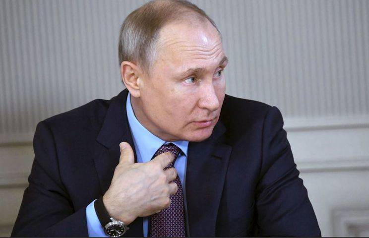 Путин призвал выплатить всем пенсионерам по 10 тысяч рублей