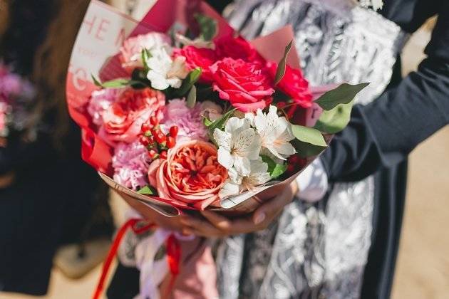 Букеты, цветочные композиции с праздничными скидками соберёт к 1 Сентября GreenLine в Чите