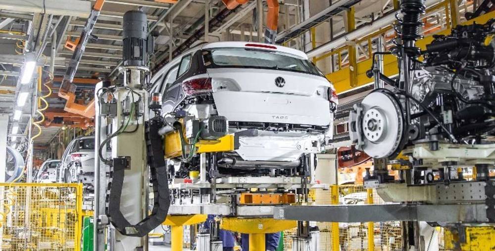 Автозаводы Volkswagen в России возобновляют работу после отпусков
