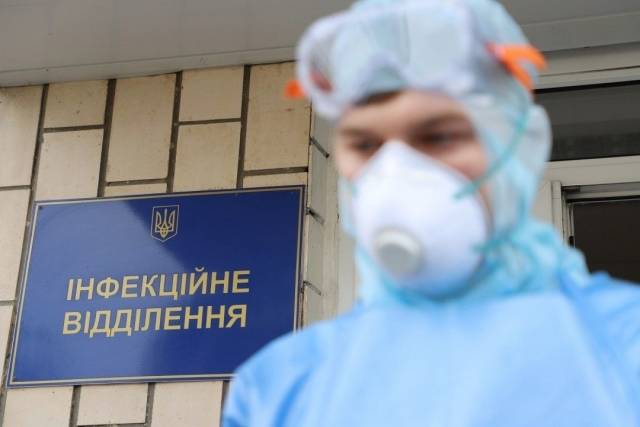 Эксперт назвал сроки новой волны COVID-19 в Украине