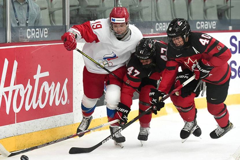 Бобарико прокомментировал поражение женской сборной России по хоккею от Канады