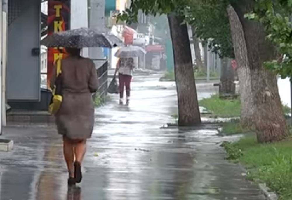 Первое "дыхание" осени: Украину накроют затяжные дожди и похолодает до +9, синоптики назвали дату