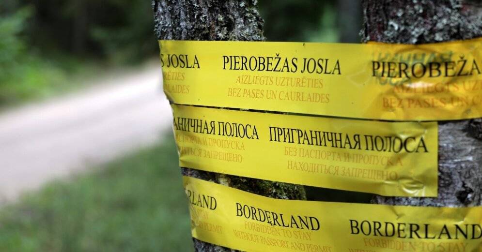 Среди "застрявших" между Латвией и Беларусью нелегалов — четыре ребенка младше трех лет