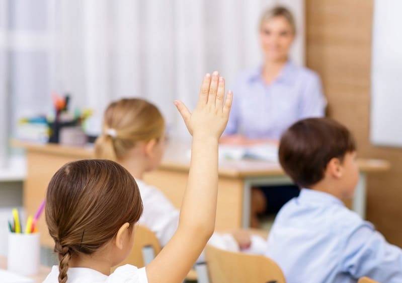 Смоленские учителя стали обладателями премий за достижения в педагогической деятельности