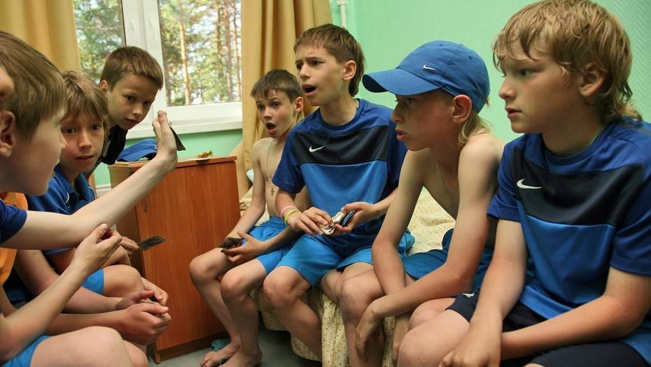 Родители пожаловались на массовое отравление детей в лагере под Петербургом