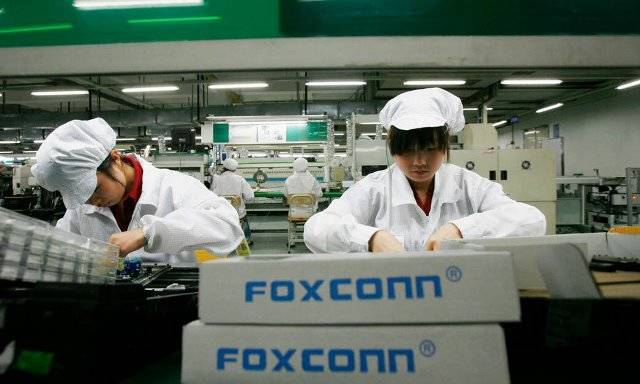 Крупнейшие IT-компании безуспешно пытаются перенести производство из Китая