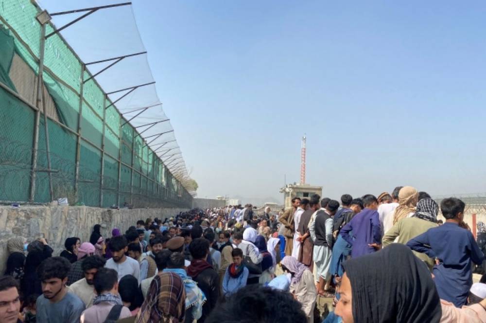 Во время столкновений у аэропорта Кабула погибли семь человек