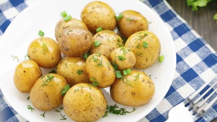 Почему есть картошку каждый день опасно, объяснила кардиолог