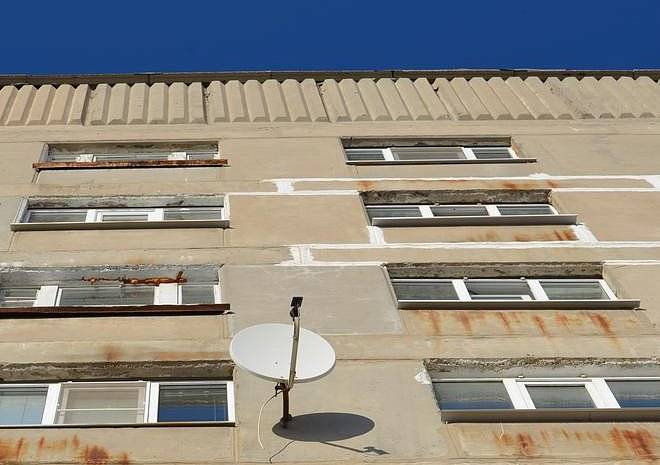 В Приокском 50-летний мужчина выпал из окна третьего этажа