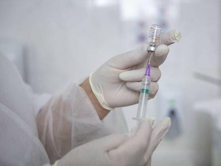 За сутки в Украине сделали более 70 тыс. прививок, первую дозу получили уже более 5 млн человек