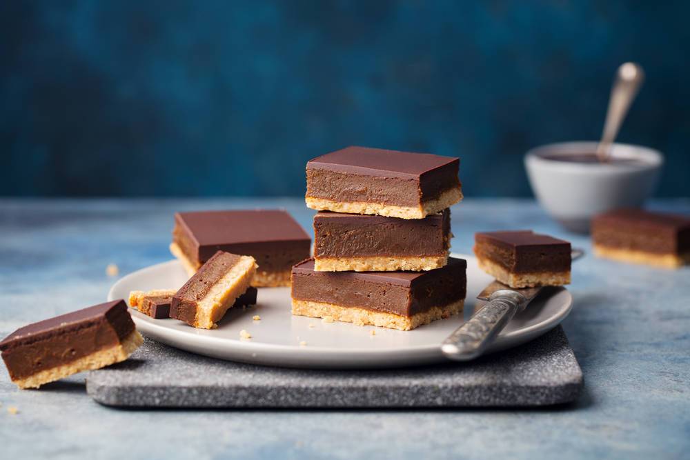 Сладко и вкусно: как быстро приготовить шоколадный ирис с орехами