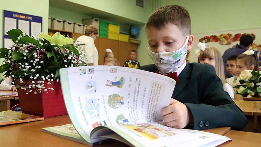 Ввод жестких COVID-ограничений в школах Москвы не планируется