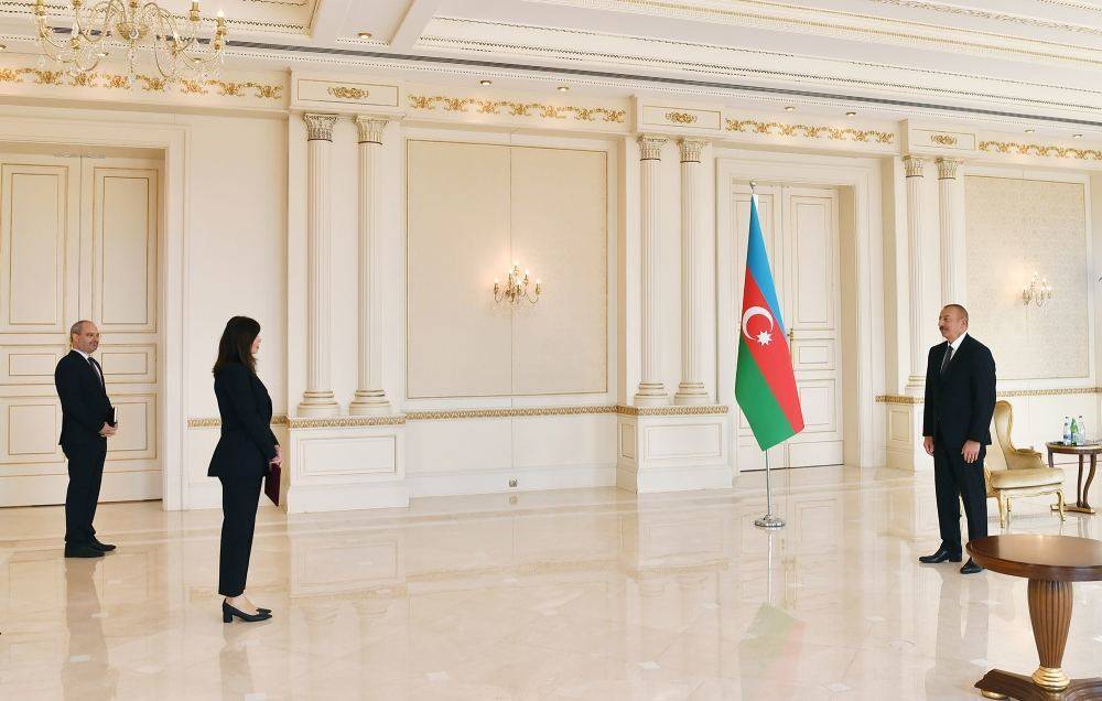 Президент Ильхам Алиев: Мы планируем по возможности в кратчайшие сроки вновь поселить всех бывших вынужденных переселенцев в освобожденных территориях