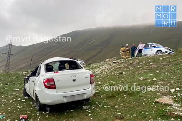 Житель Хасавюрта скончался в результате опрокидывания автомобиля со склона