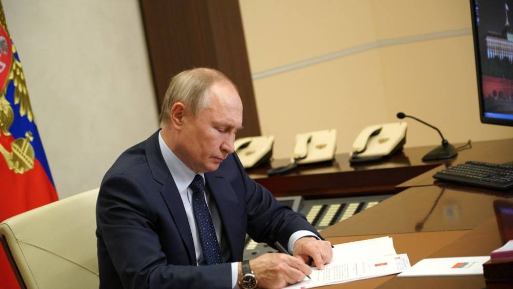 Путин подписал указ об учреждении нового почетного знака