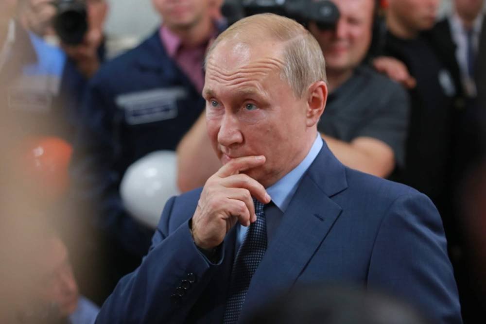 Путин предложить выплатить силовикам и курсантам по ₽15 тысяч