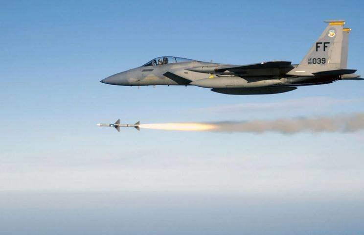Истребитель США уничтожил над Сирией дрон «Форпост» России