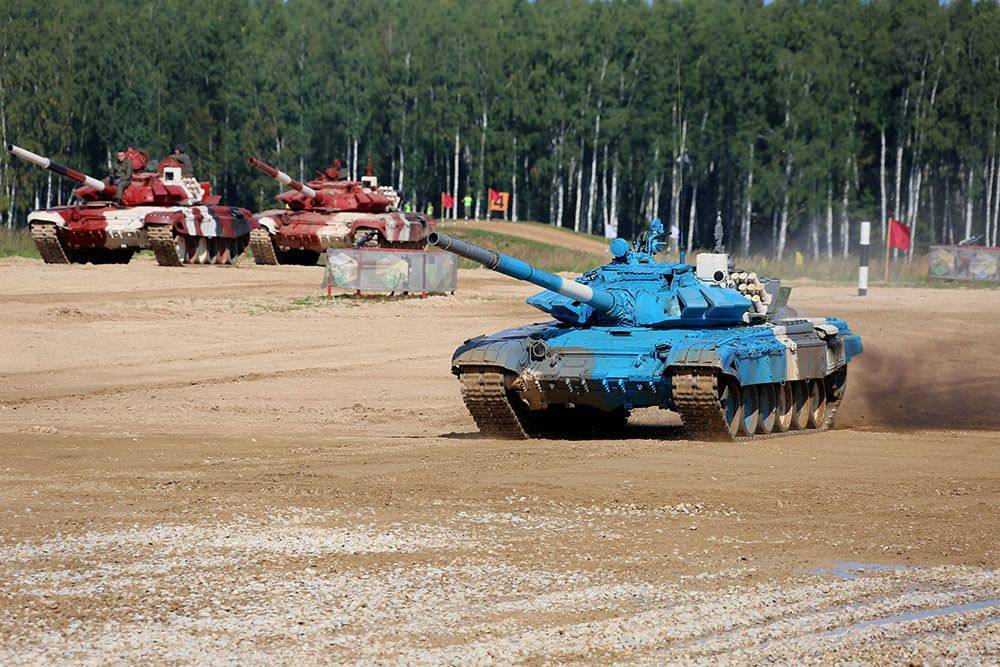 Азербайджанские военные приступили к первому заезду в рамках конкурса «Танковый биатлон» (ФОТО)