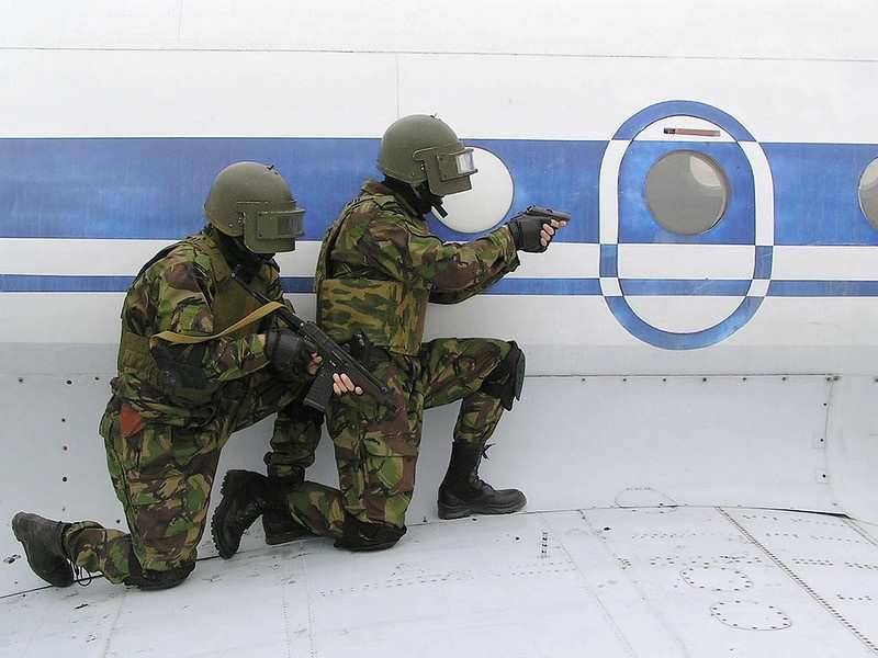 ФСБ задержала более 30 участников запрошенной в России террористической организации