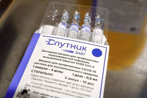 В ДНР начали вакцинацию людей старше 60 лет вакциной «Спутник Лайт»