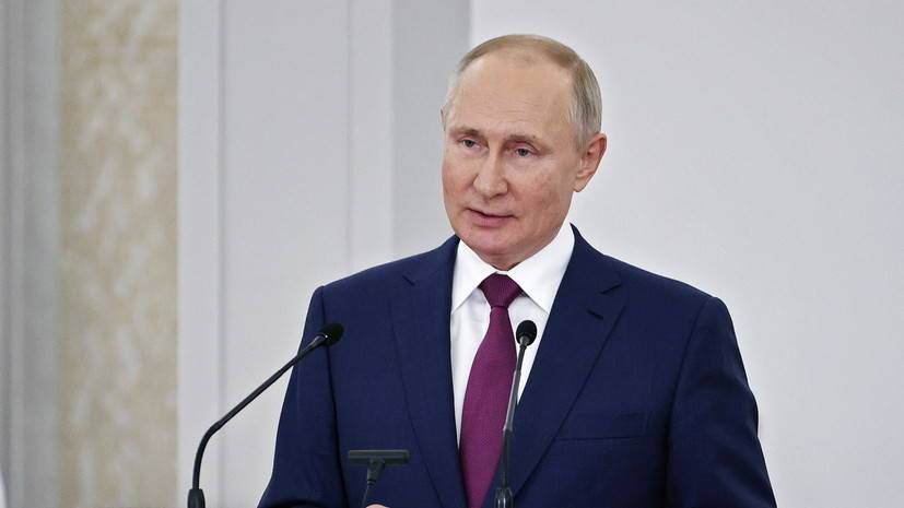 Путин рассмотрит идею учреждения в России Дня отца