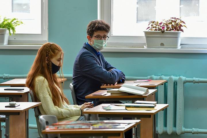 Министр просвещения заявил, что День знаний в российских школах пройдет очно
