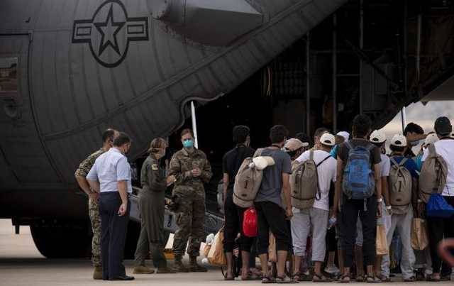 Франция эвакуировала из Афганистана более двух тысяч человек