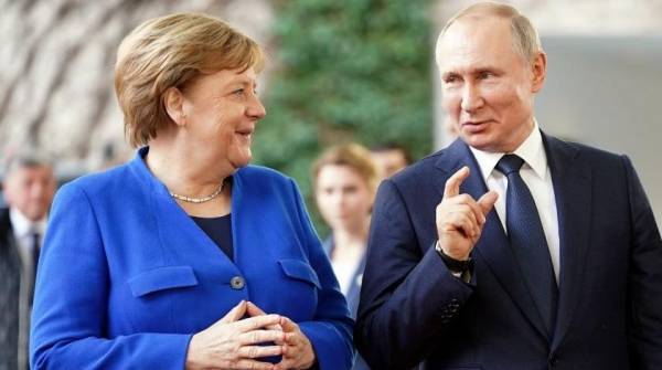 Меркель упрекнули за слабую реакцию на попытки России расколоть Европу