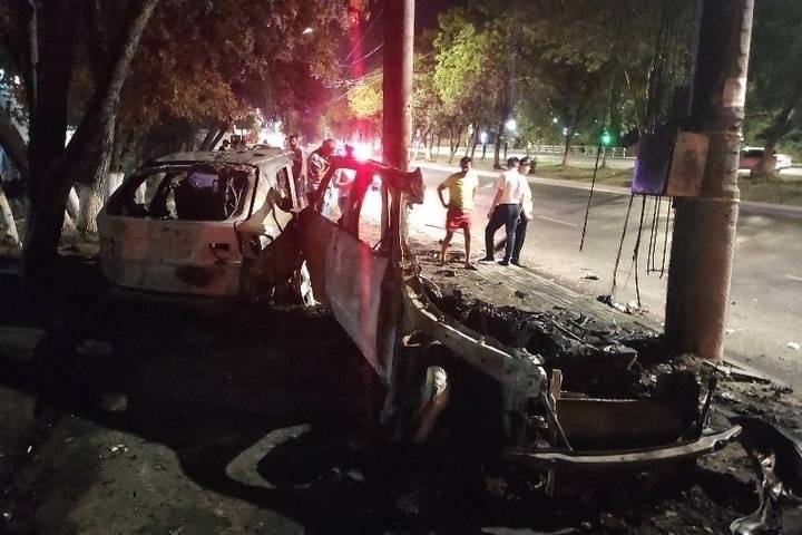 В Челябинске водитель внедорожника погиб, врезавшись в электроопору