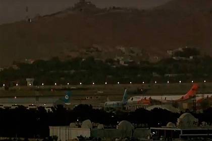 Французский посол предупредил об угрозе второго взрыва в аэропорту Кабула