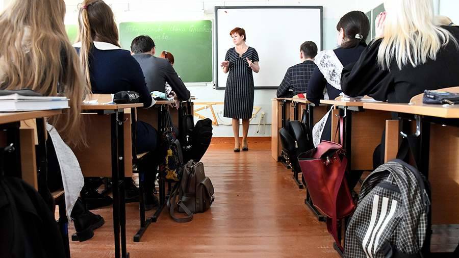 Матвиенко рассказала о работе над увеличением зарплат учителям