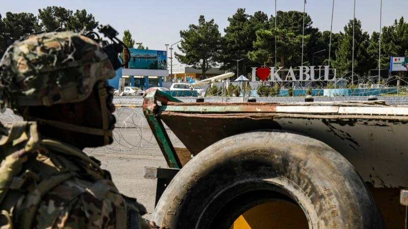 Рядом с аэропортом Кабула прогремел взрыв