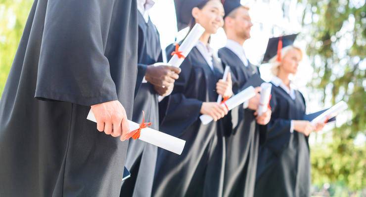 Украинцам могут аннулировать дипломы о высшем образовании: названы условия