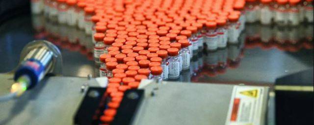 В Минздраве зарегистрировали вакцину от ковида «Эпиваккорона-Н»