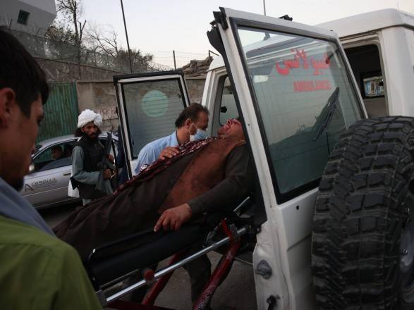 Взрыв в Кабуле: Талибан осудил взрыв возле аэропорта