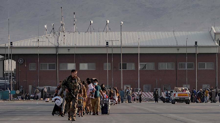 Пентагон заявил о продолжении эвакуации из Кабула после атак
