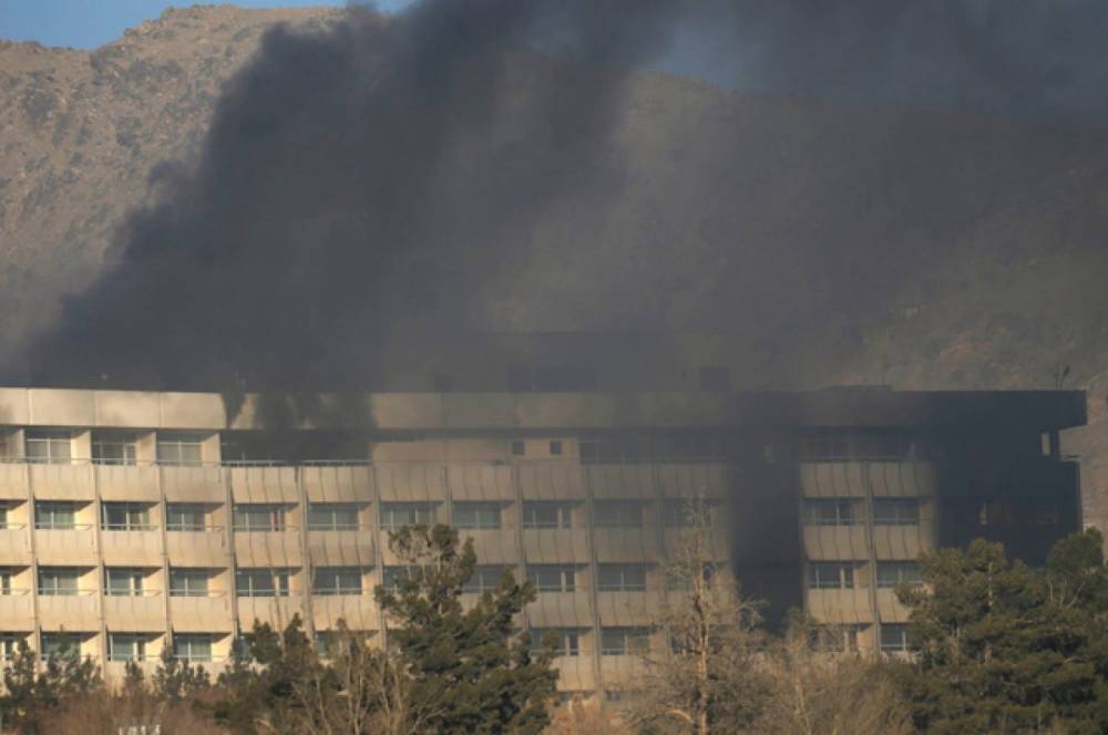 ИГ взяло на себя ответственность за взрывы в Кабуле — Reuters