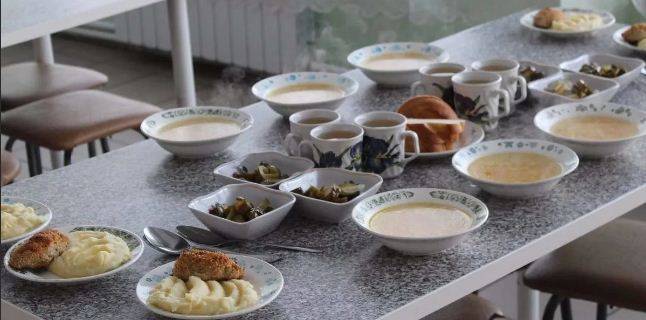 В Смоленской области ученики школ смогут оценивать питание в столовой с помощью QR-кода