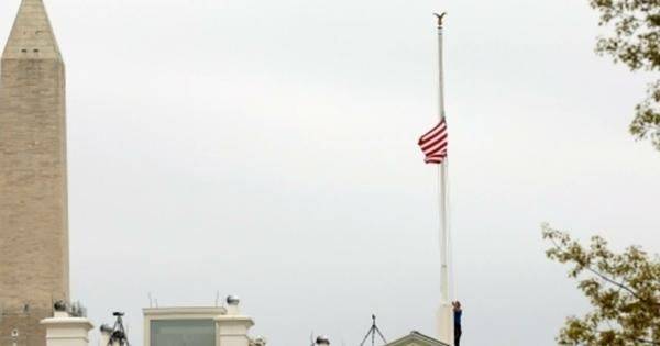 В США приспустят флаги в знак скорби о погибших в Кабуле