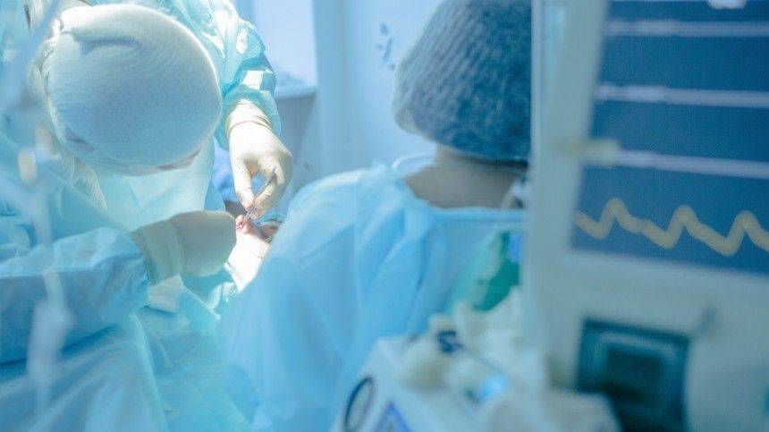 В смерти пациентки во время рядовой пластической операции врачи обвинили генетику
